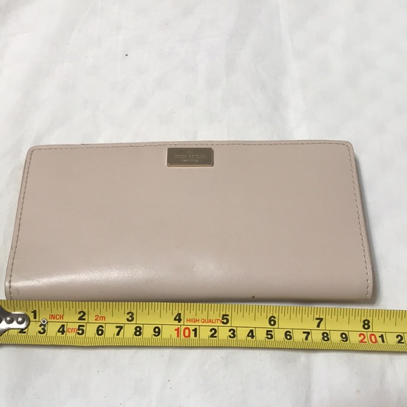 Kate Spade leather wallet with multiple credit card slots - Picture 5 of 5